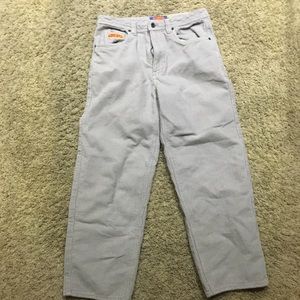 Empyre’s like new white